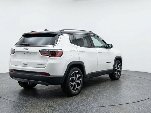 Used 2025 Jeep Compass Limited AWD/4WD image 9