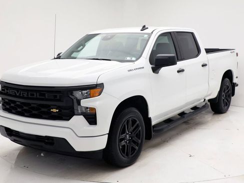 Used 2024 Chevrolet Silverado 1500 Custom image 2