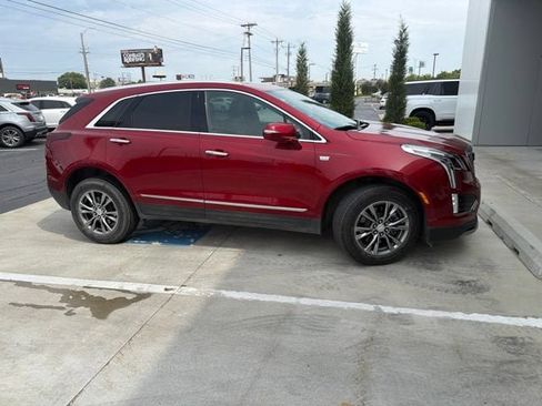 Used 2021 Cadillac XT5 Premium Luxury FWD image 3