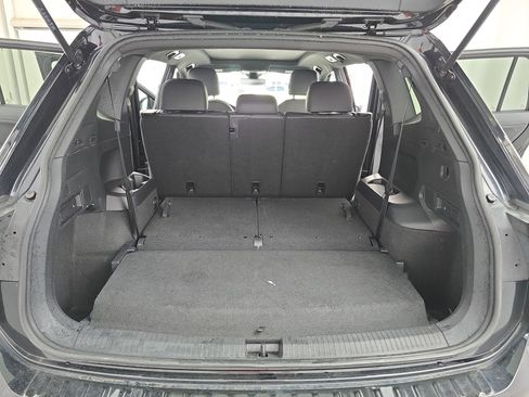 Used 2023 Volkswagen Tiguan SE R-Line FWD image 13