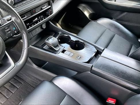 Certified 2023 Nissan Rogue SV w/ SV Premium B Package FWD image 17