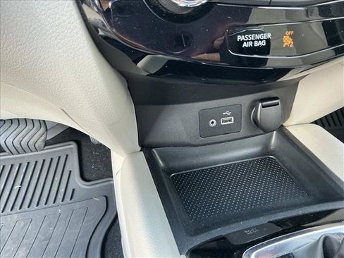 Used 2022 Nissan Rogue Sport SV FWD image 14