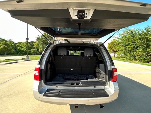 Used 2017 Ford Expedition Limited image 9