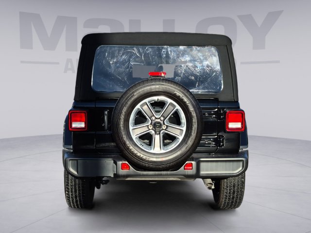 Used 2023 Jeep Wrangler Unlimited Sahara AWD/4WD image 4