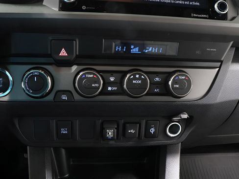 Used 2022 Toyota Tacoma TRD Sport w/ Black Out Package (TMS) image 10