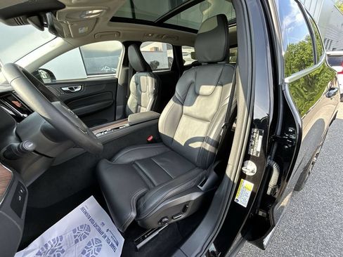 Certified 2023 Volvo XC60 T8 Ultimate w/ Climate Package AWD/4WD image 15