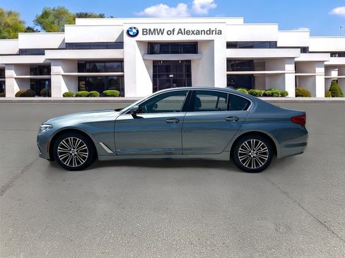 Used 2019 BMW 530i xDrive w/ Convenience Package AWD/4WD image 4