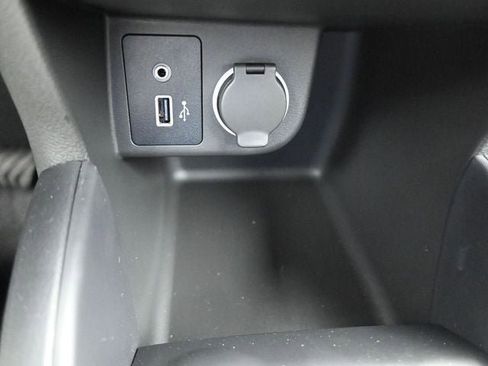 New 2025 Nissan Kicks Play S image 19