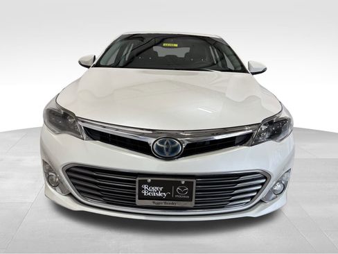 Used 2014 Toyota Avalon Limited w/ Technology Package image 2