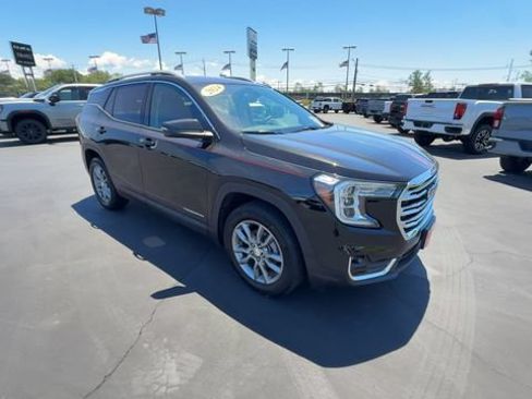 Certified 2024 GMC Terrain SLT AWD/4WD image 2
