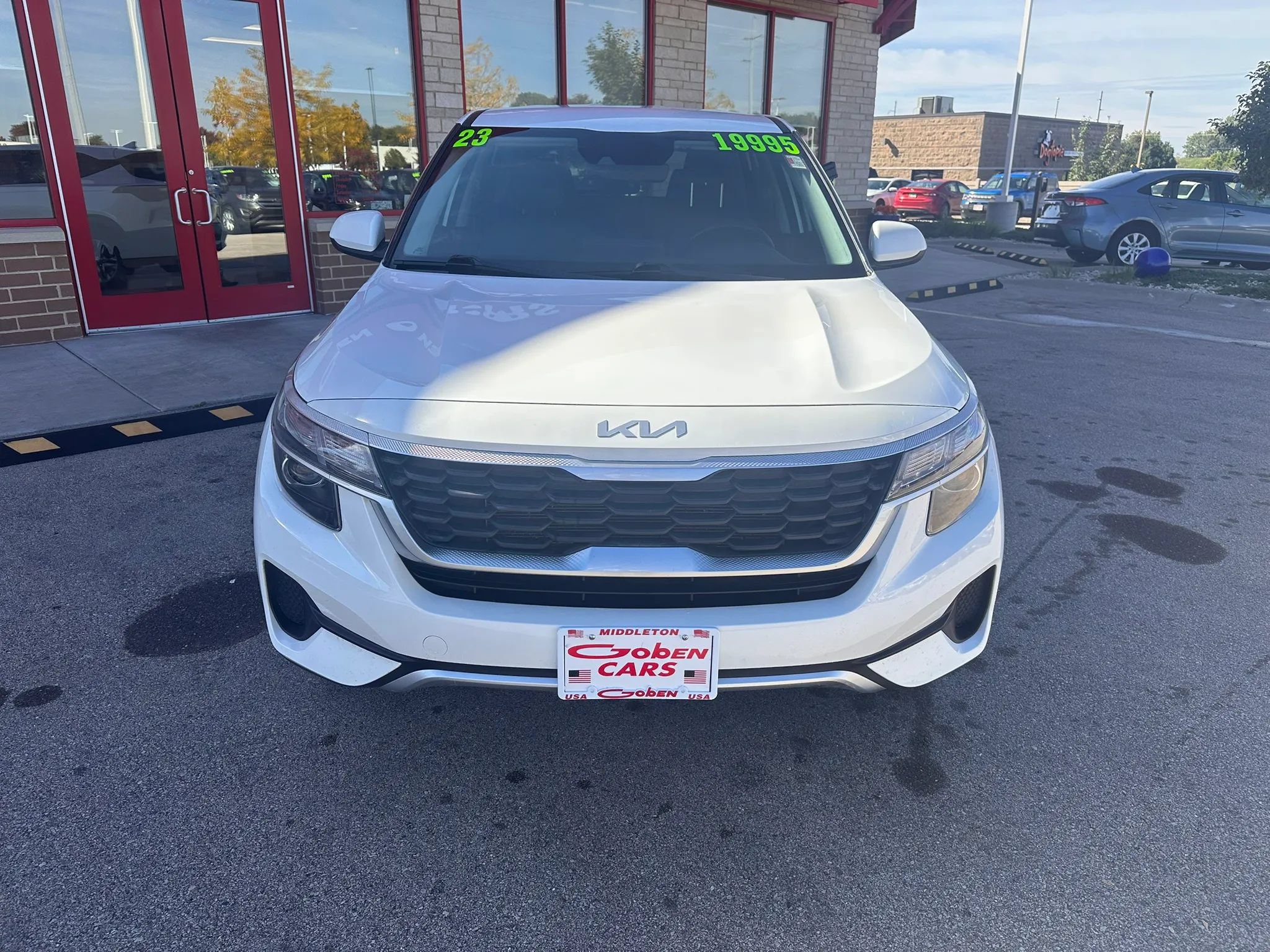 Used 2023 Kia Seltos LX AWD/4WD image 2