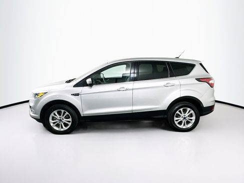 Used 2017 Ford Escape SE image 4