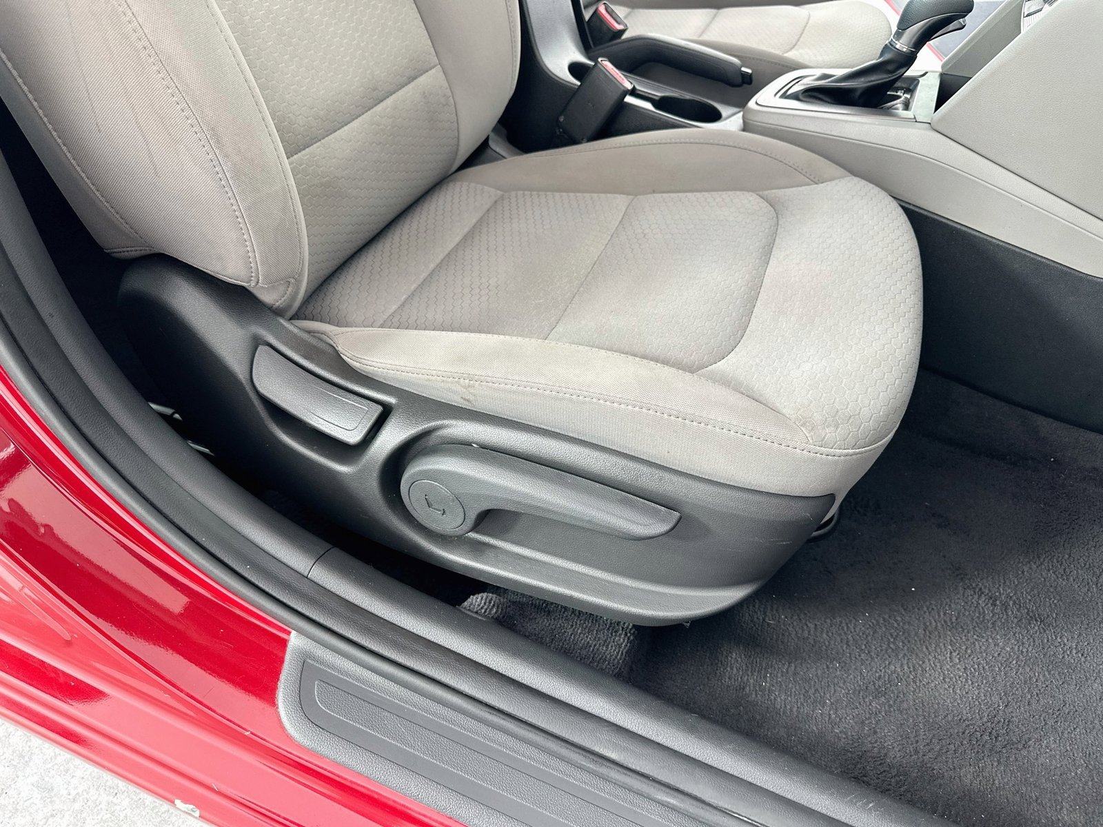 Used 2019 Hyundai Elantra SE FWD image 30