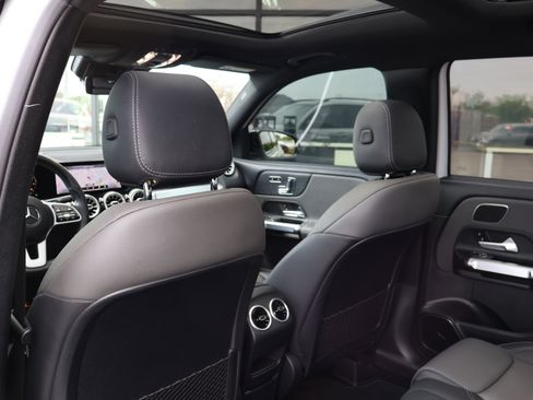 Used 2020 Mercedes-Benz GLB 250 4MATIC w/ AMG Line image 18