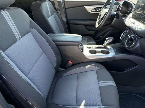 Certified 2024 Chevrolet Blazer LT w/ Convenience Package FWD image 25