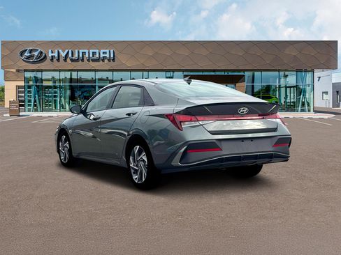 New 2025 Hyundai Elantra Sport FWD image 5