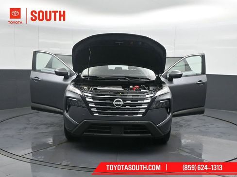 Used 2025 Nissan Rogue SV FWD image 54