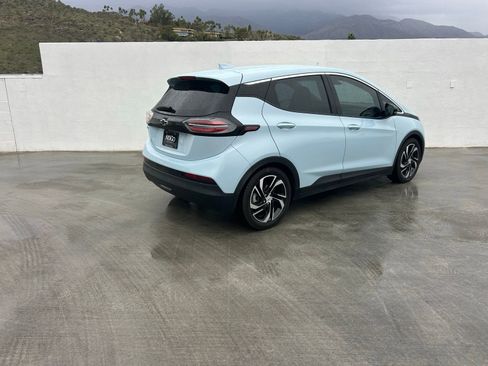 Used 2022 Chevrolet Bolt LT w/ Infotainment Package image 5