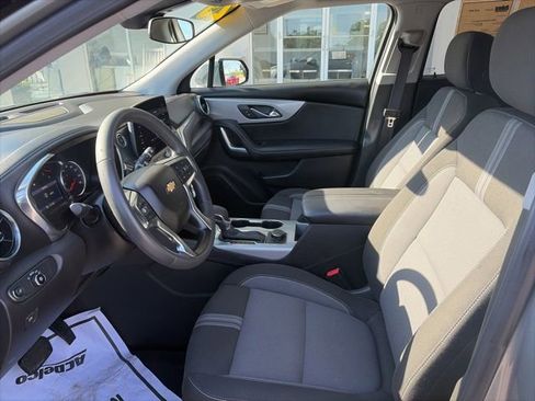 Used 2025 Chevrolet Blazer LT FWD image 9