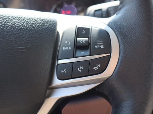 Used 2024 Ford Explorer XLT w/ Equipment Group 202A AWD/4WD image 19