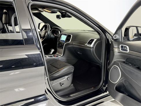 Used 2018 Jeep Grand Cherokee Trackhawk w/ Trailer Tow Group IV image 33