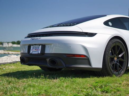 Used 2025 Porsche 911 Carrera T RWD image 5