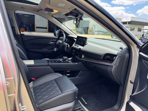Used 2026 Nissan Rogue Platinum w/ Platinum Premium Package AWD/4WD image 15