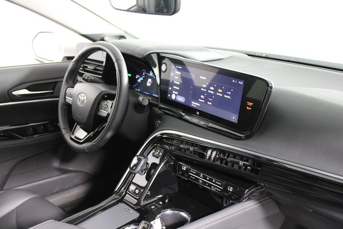Used 2023 Toyota Mirai w/ Advanced Technology Package RWD image 28