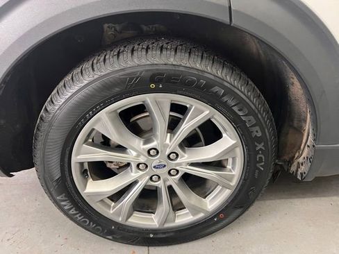 Used 2020 Ford Explorer XLT w/ Equipment Group 202A image 26