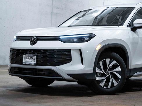 New 2026 Volkswagen Tiguan S FWD image 2