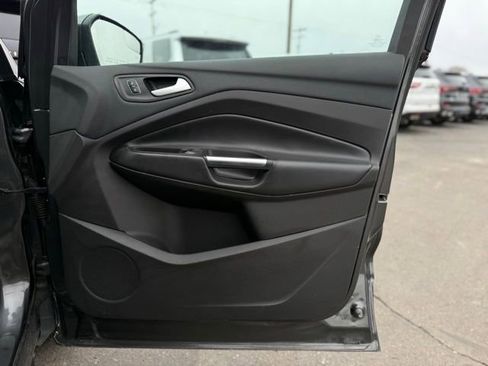 Used 2018 Ford Escape SE w/ SE SYNC Package image 18