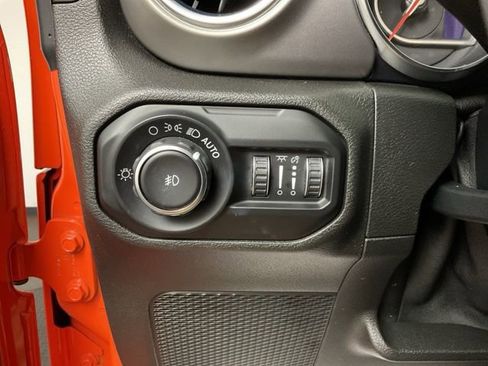 Used 2019 Jeep Wrangler Unlimited Rubicon AWD/4WD image 13