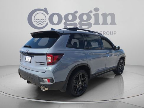 Used 2025 Honda Passport Black Edition image 5