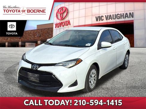 Used 2019 Toyota Corolla LE image 1