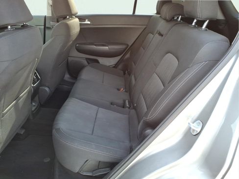 Used 2019 Kia Sportage LX AWD/4WD image 9