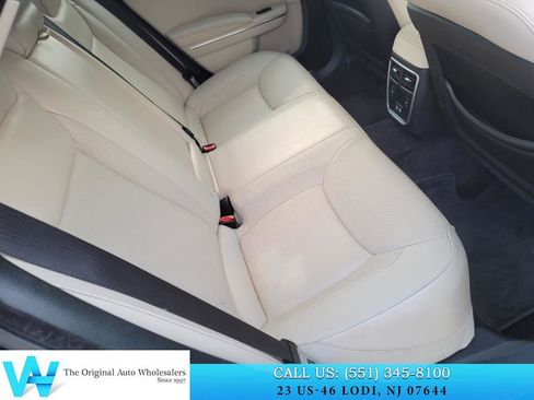 Used 2018 Chrysler 300 Limited image 19