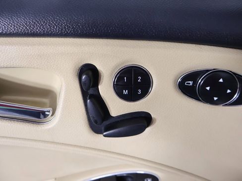 Used 2007 Mercedes-Benz CLS 550 image 29