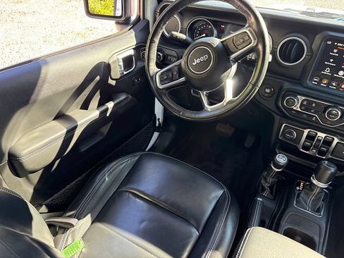 Used 2021 Jeep Wrangler Unlimited Sahara w/ Cold Weather Group AWD/4WD image 19