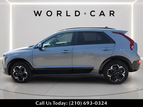 Certified 2024 Kia Niro Wind FWD image 4