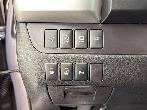 Used 2019 Toyota Highlander AWD V6 image 32