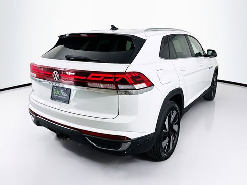 Used 2025 Volkswagen Atlas Cross Sport SE FWD image 9