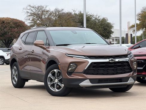 Certified 2024 Chevrolet Blazer LT w/ Convenience Package image 2