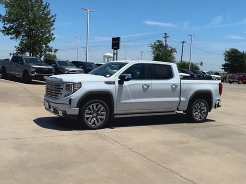 New 2026 GMC Sierra 1500 Denali w/ Denali Reserve Package AWD/4WD image 5