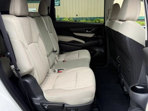 Used 2021 Subaru Ascent Premium w/ Convenience Package AWD/4WD image 23