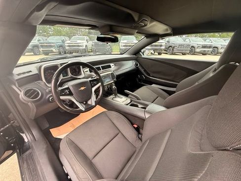 Used 2015 Chevrolet Camaro LT RWD image 7