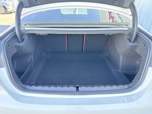 Used 2024 BMW 430i Coupe w/ Convenience Package image 16