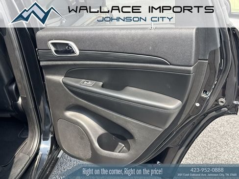 Used 2020 Jeep Grand Cherokee Altitude AWD/4WD image 38