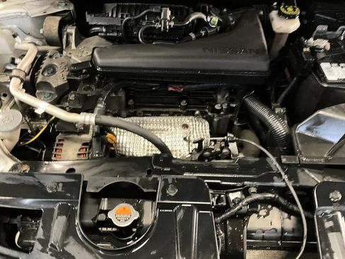 Used 2016 Nissan Rogue SV AWD/4WD image 15