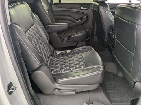 Used 2019 Chevrolet Suburban Premier w/ Premier Plus Edition image 39