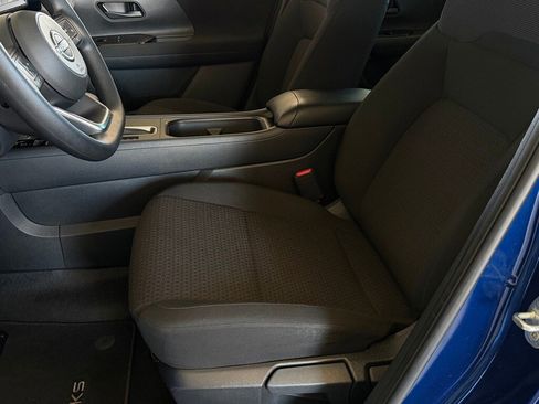 Used 2025 Nissan Kicks S image 9